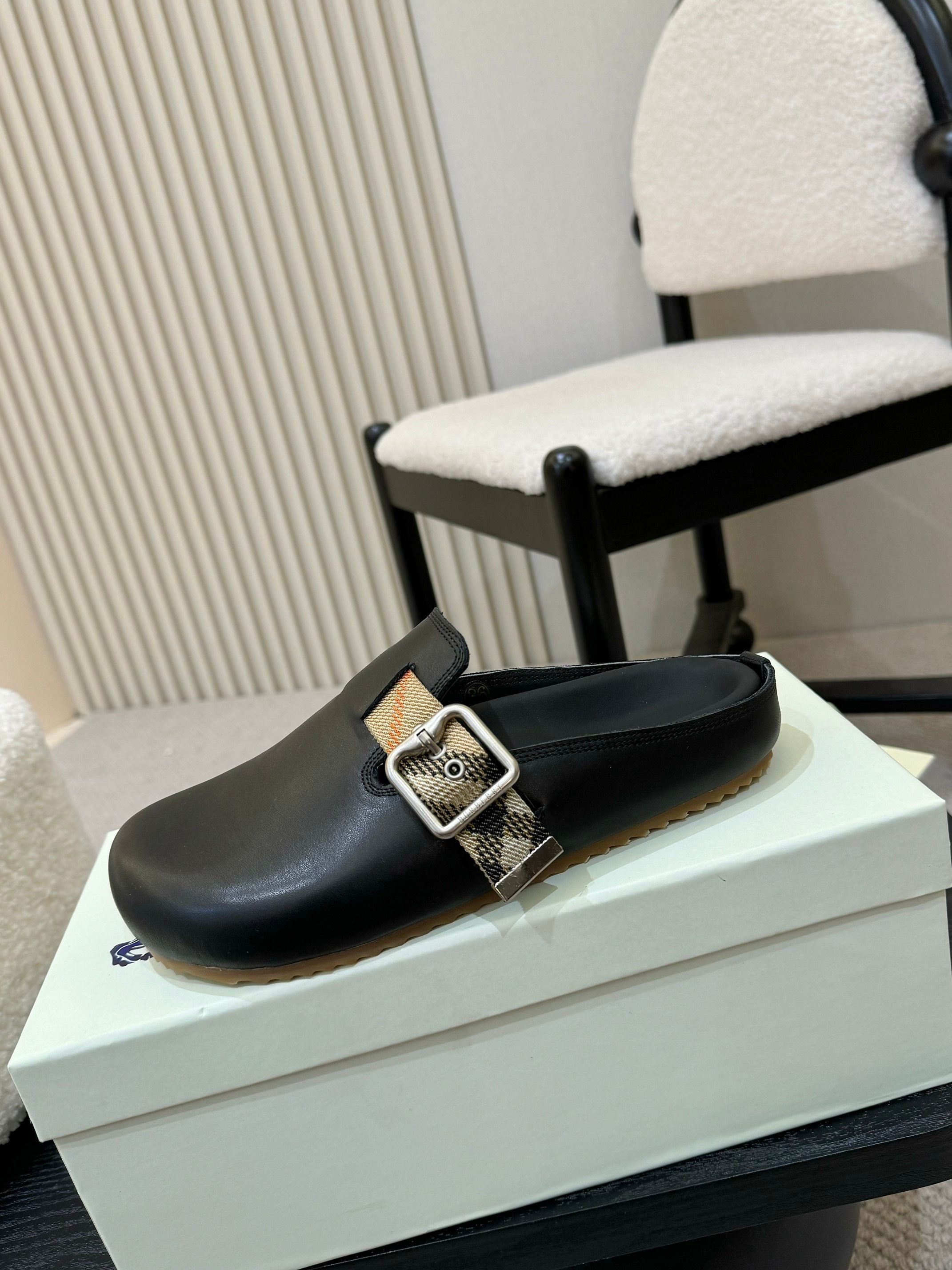 Z2Q105R242 Popular high-quality  Shoes