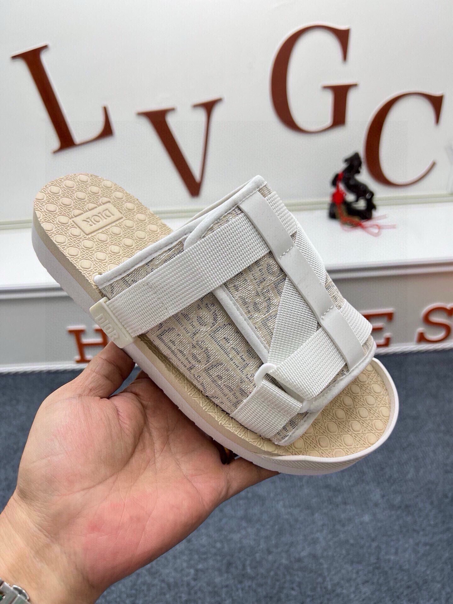 Z5Z35D305 Popular Slippers