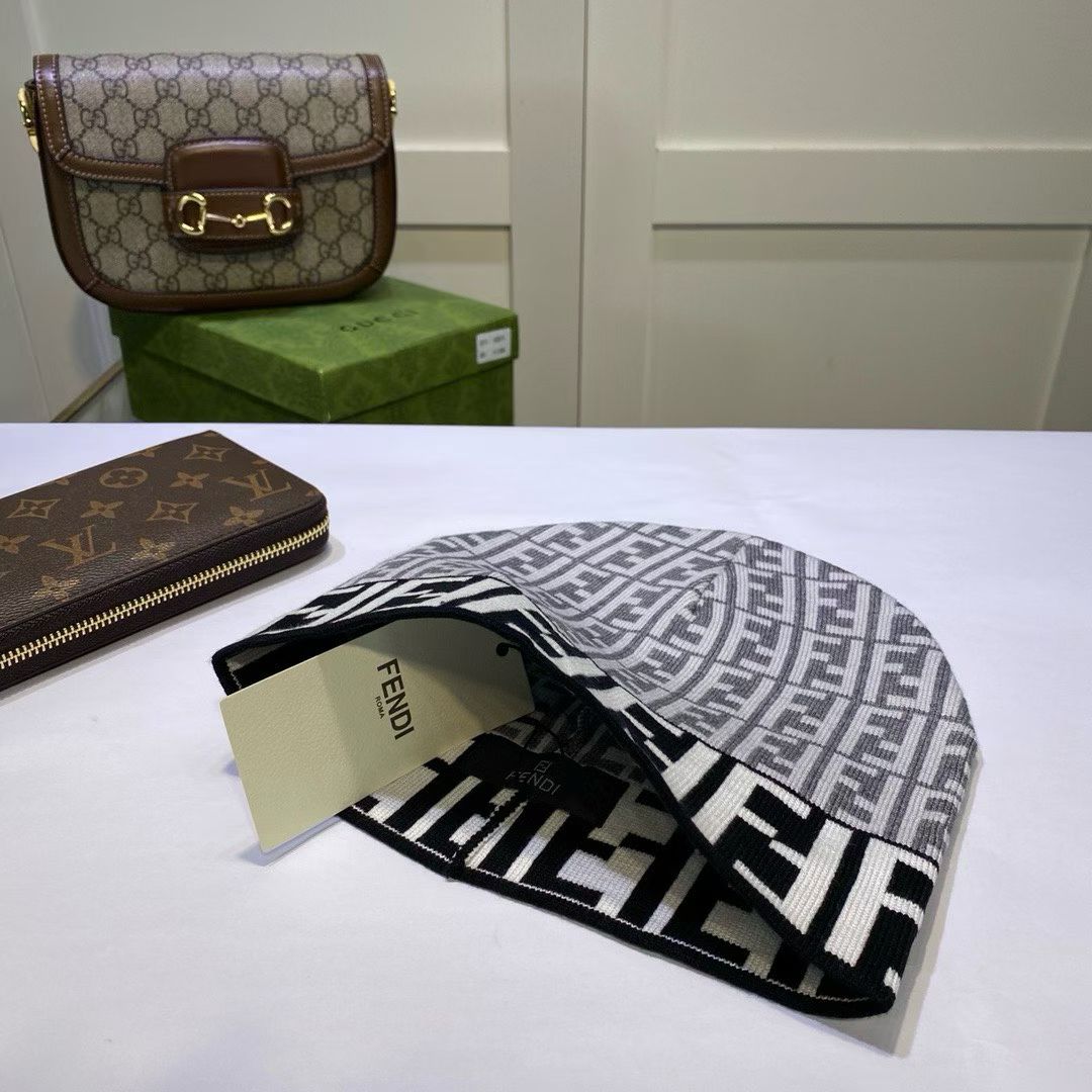 M1R86F61 Popular hats