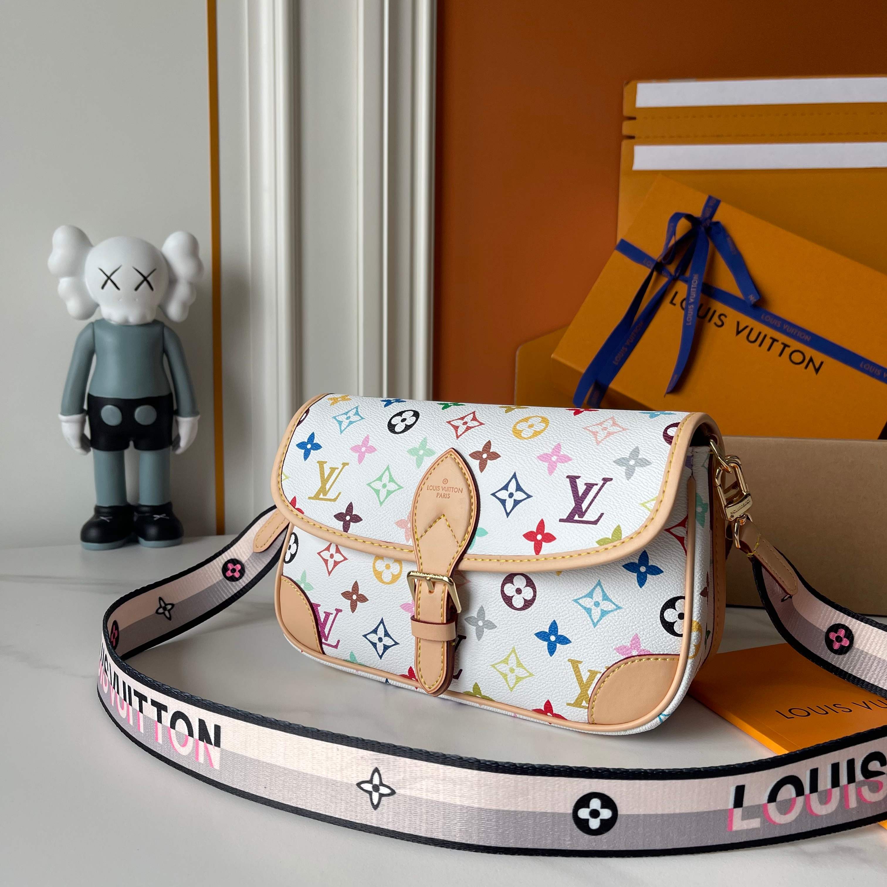 B1P36E37 Popular leather bag