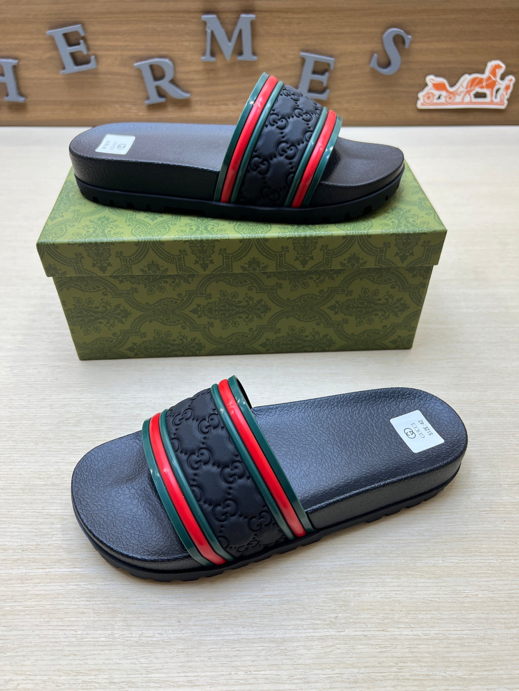 Z5X76B7  Popular slippers