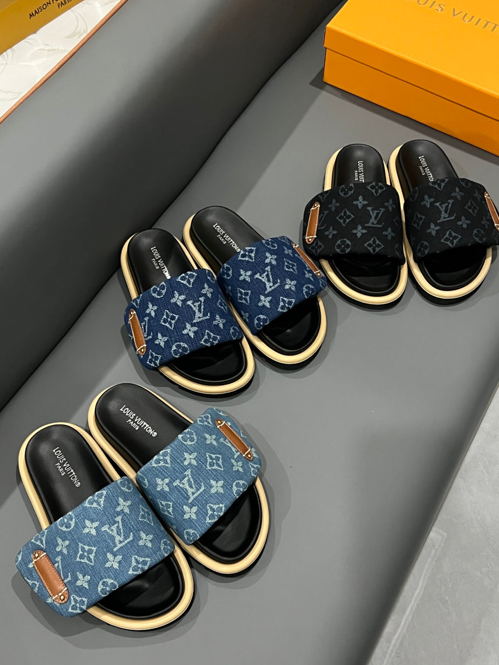 Z1Z54E73 Popular Slippers