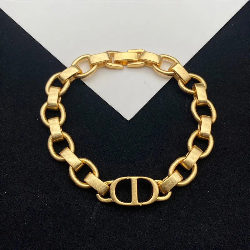 X1B91D396X  Popular Bracelets. Earrings. Necklaces