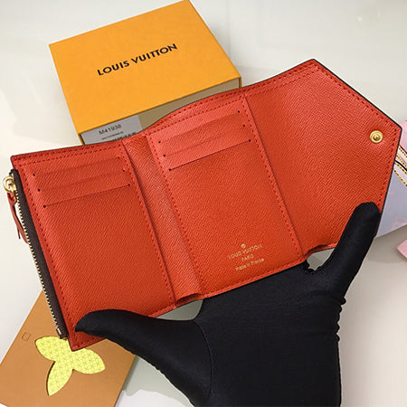 B1P70E22 Popular  leather wallets
