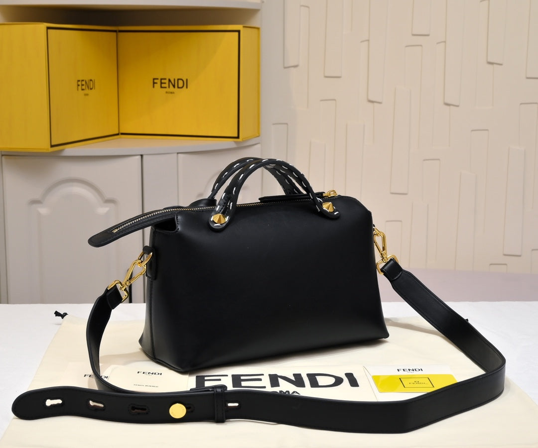 B12X43F131 Popular leather bag 