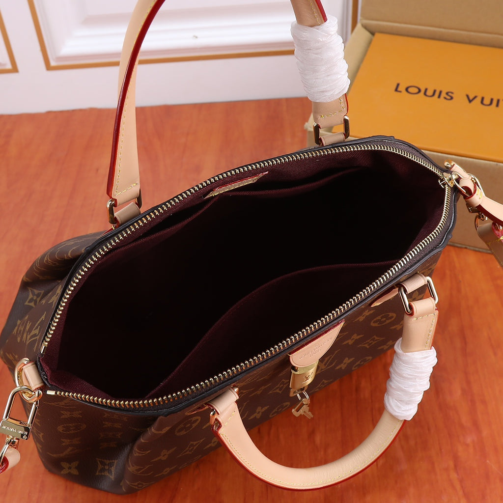 B12X43E126 Popular leather bag 