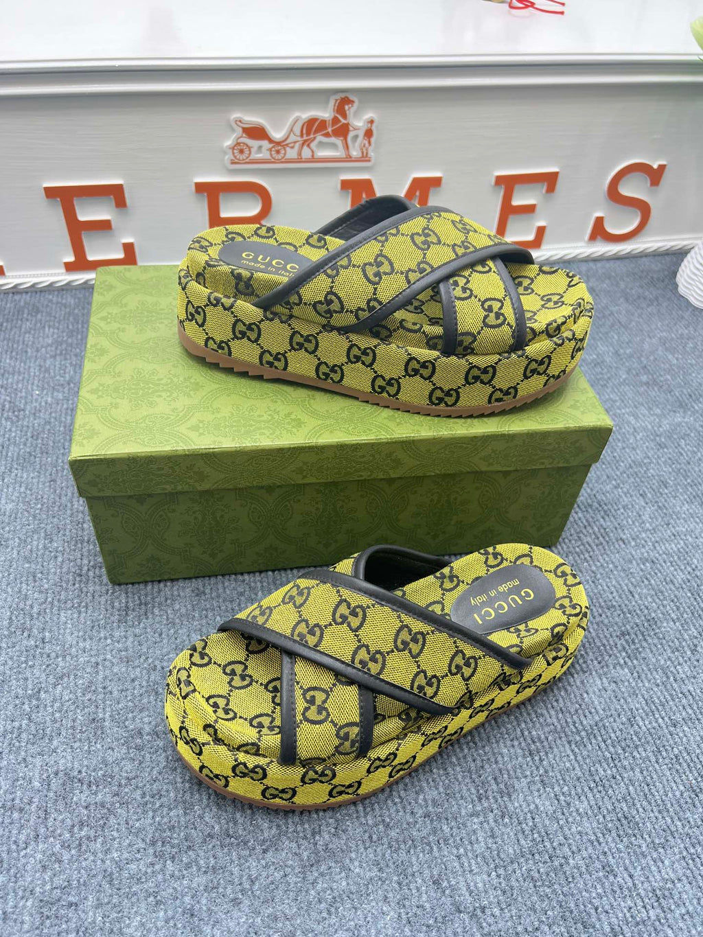 Z5YB69 Popular Slippers