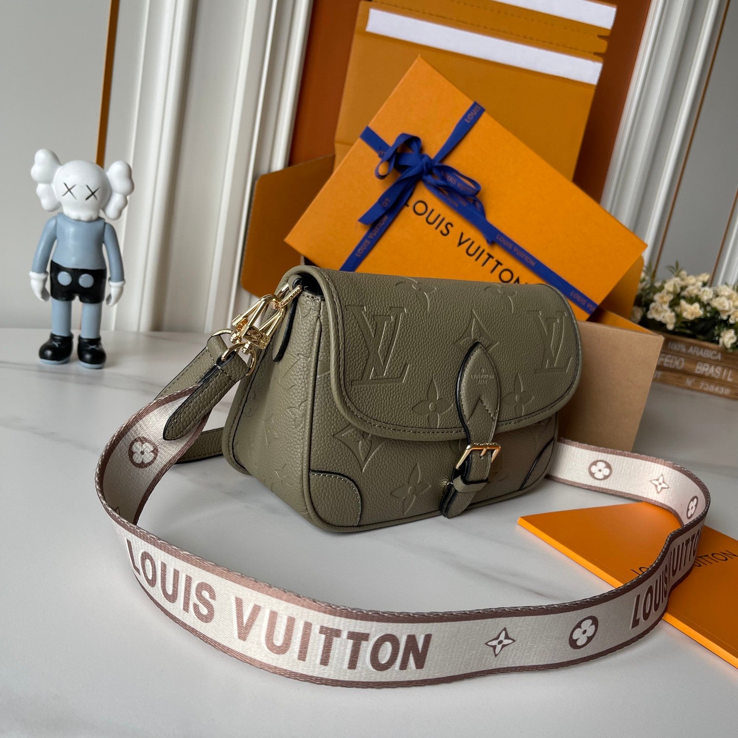 B1P36E38 Popular leather bag
