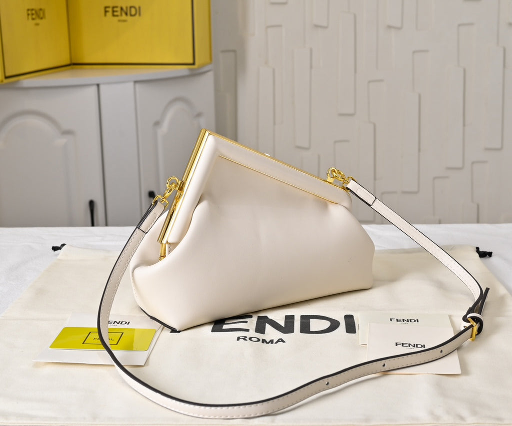B1N46F8 Popular leather bag
