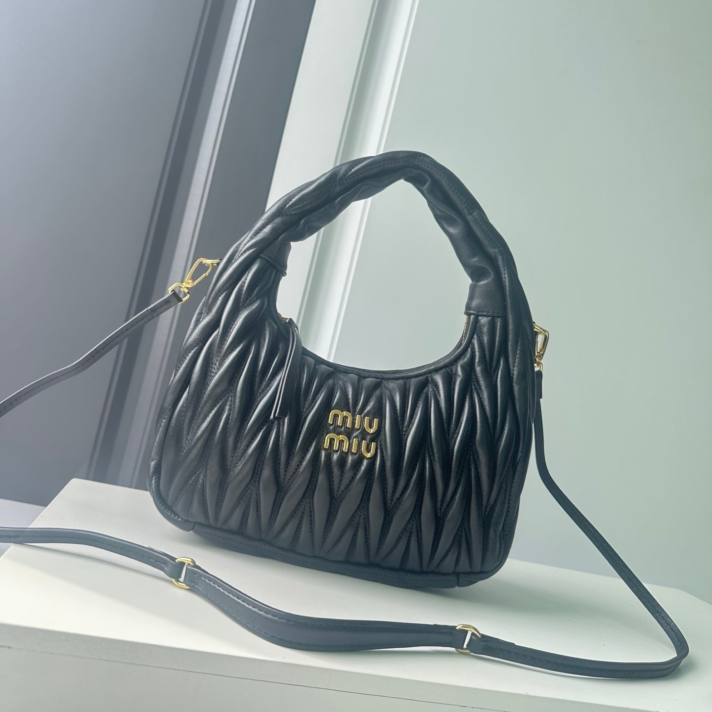 B1P46A121 Popular leather bag（29x24x10cm）
