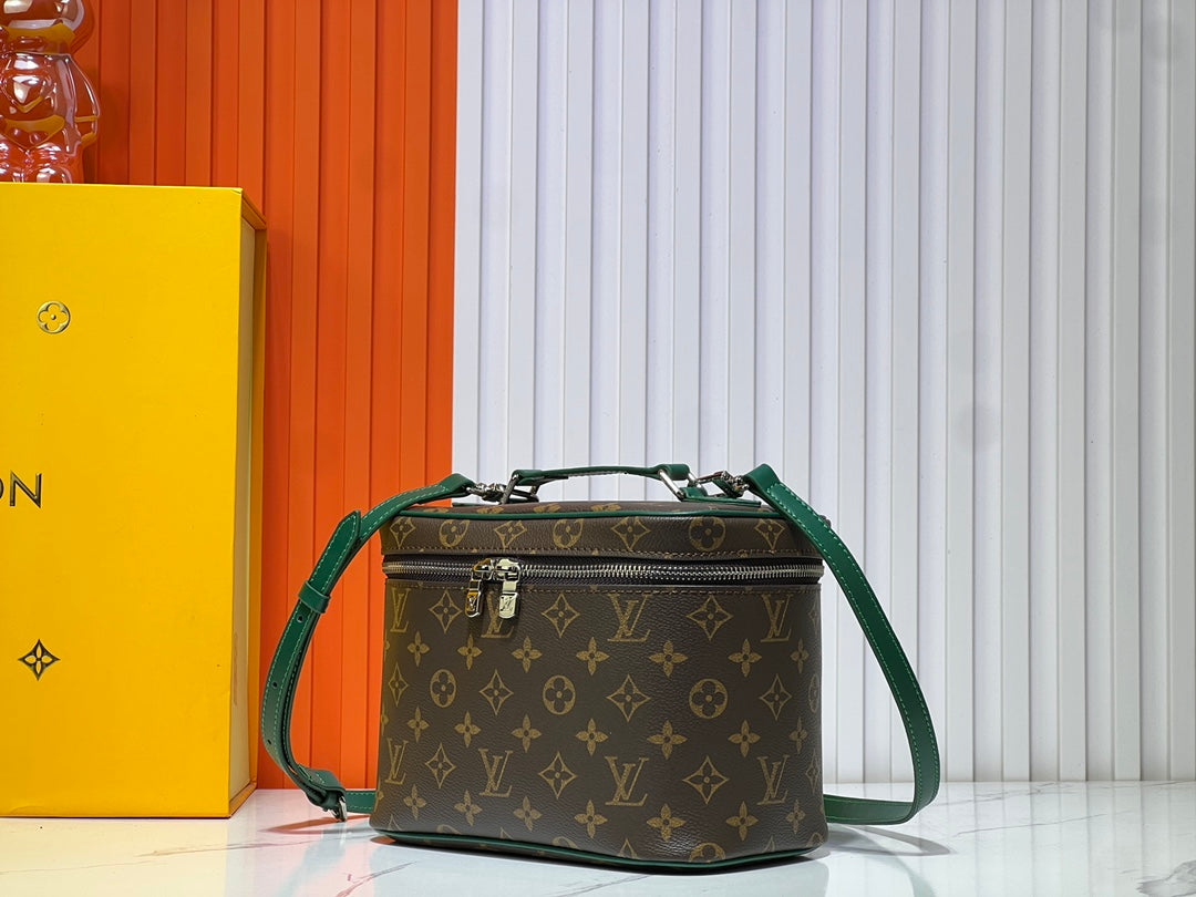 B1X45E10 Popular  leather bag