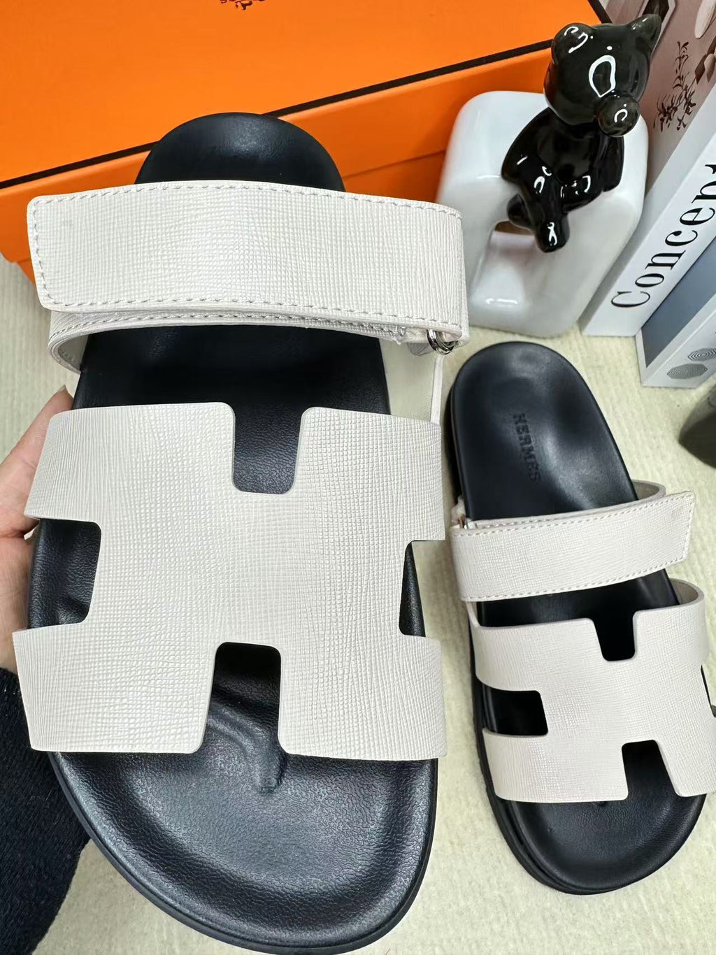 Z2Q55H28 Popular leather shoes