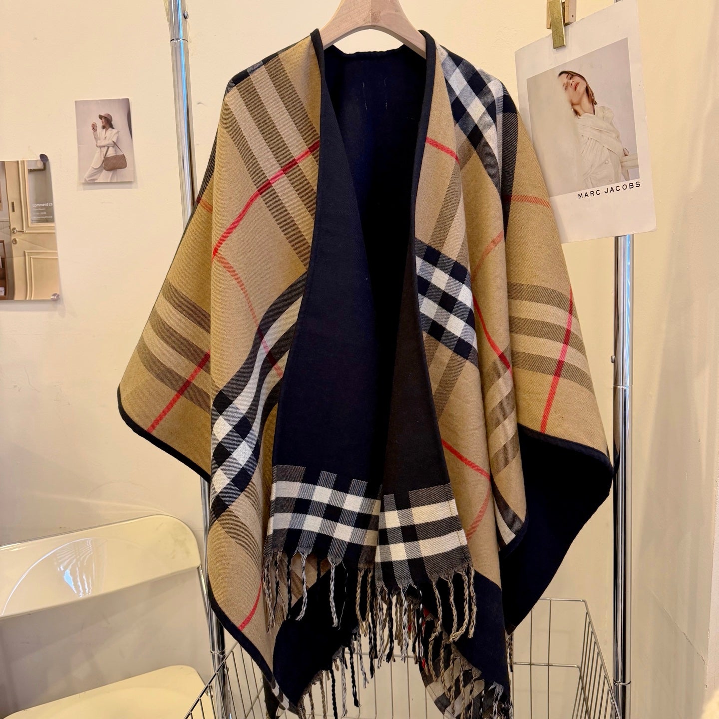 W1R86R55 Popular cape