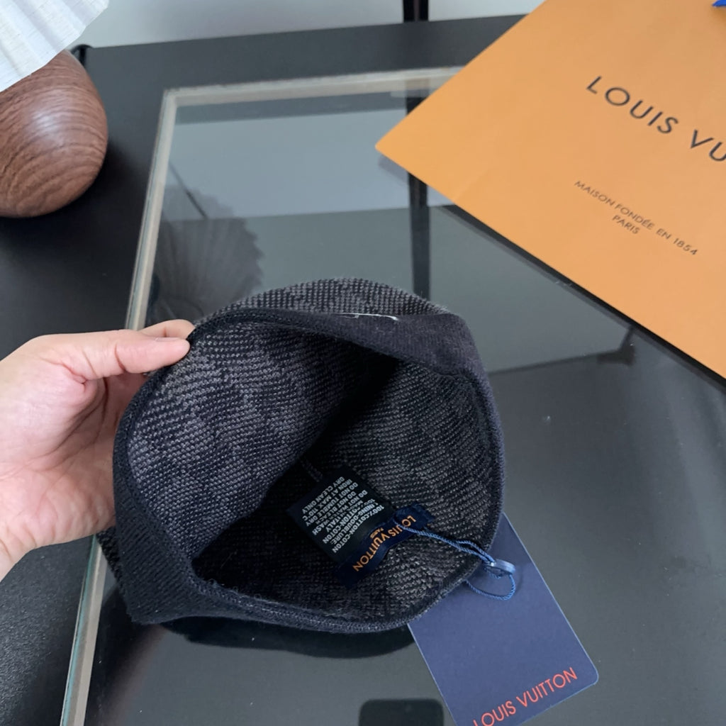M1R86E18 Popular hats