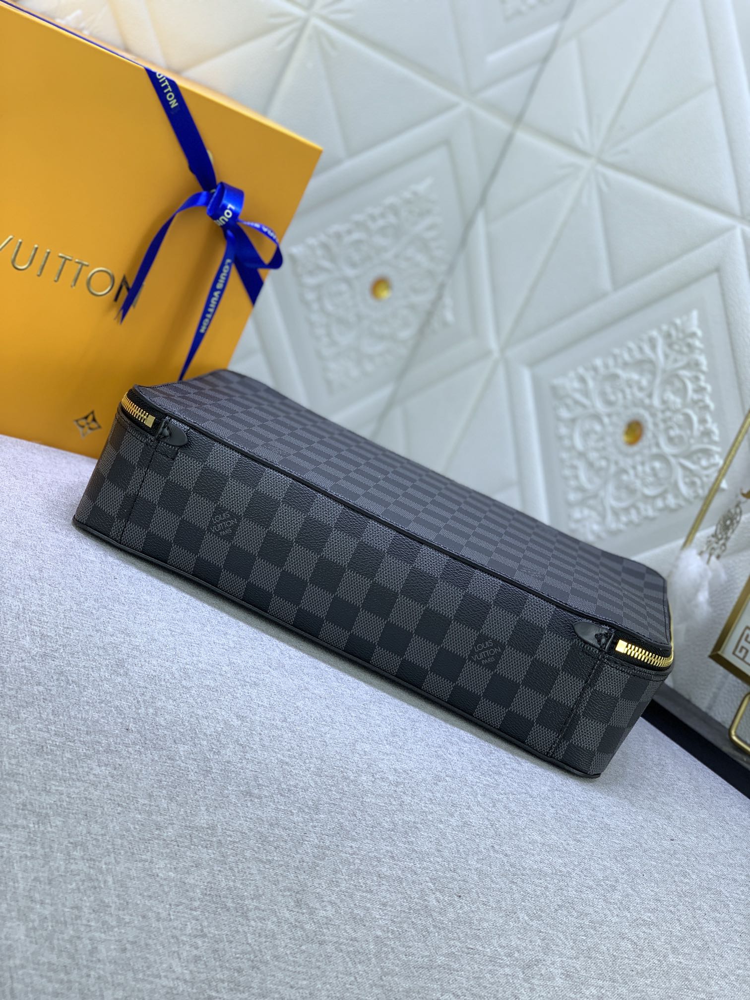 B1X34E272 Popular  leather bag 