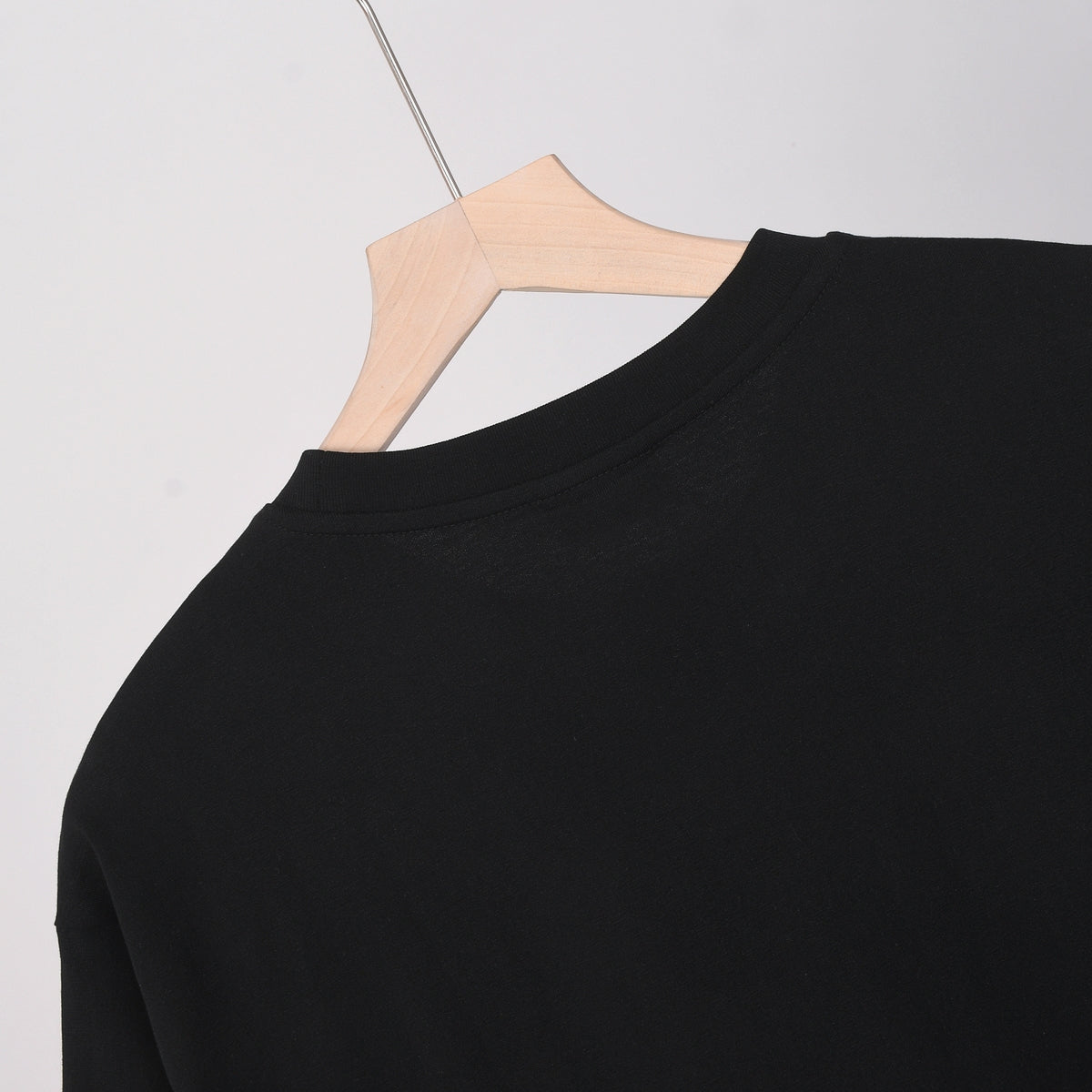 U1W25J43  Popular T-shirts