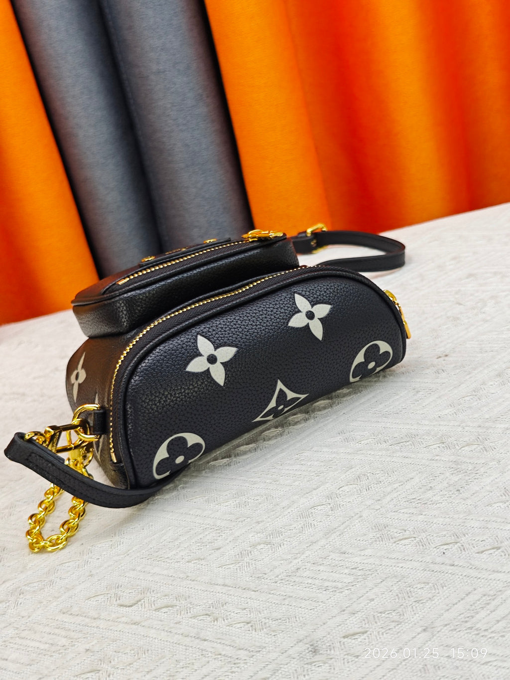 B1P46E76 Popular leather bag