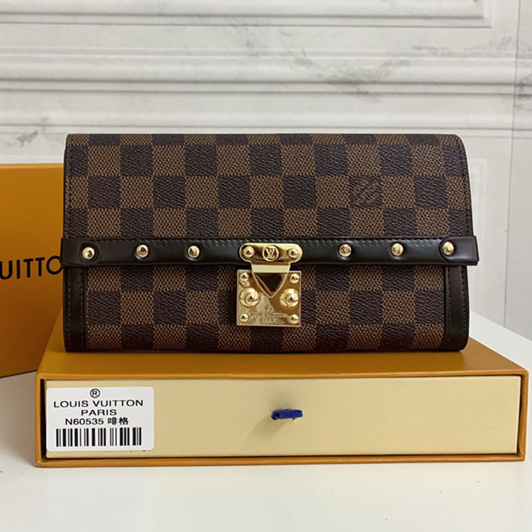 B1X41E10 Popular leather wallets