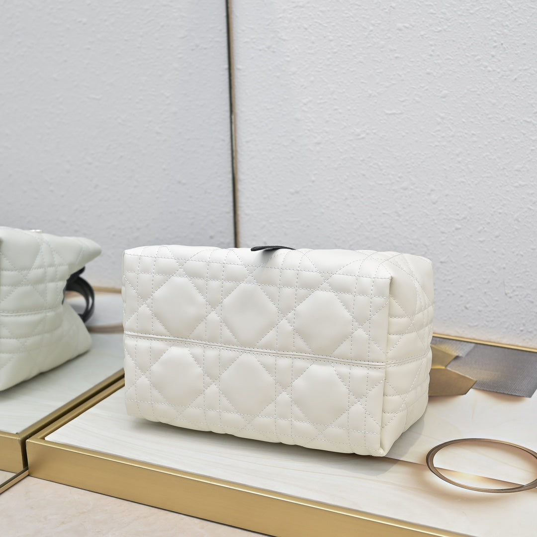 B1R76D40 Popular leather bag