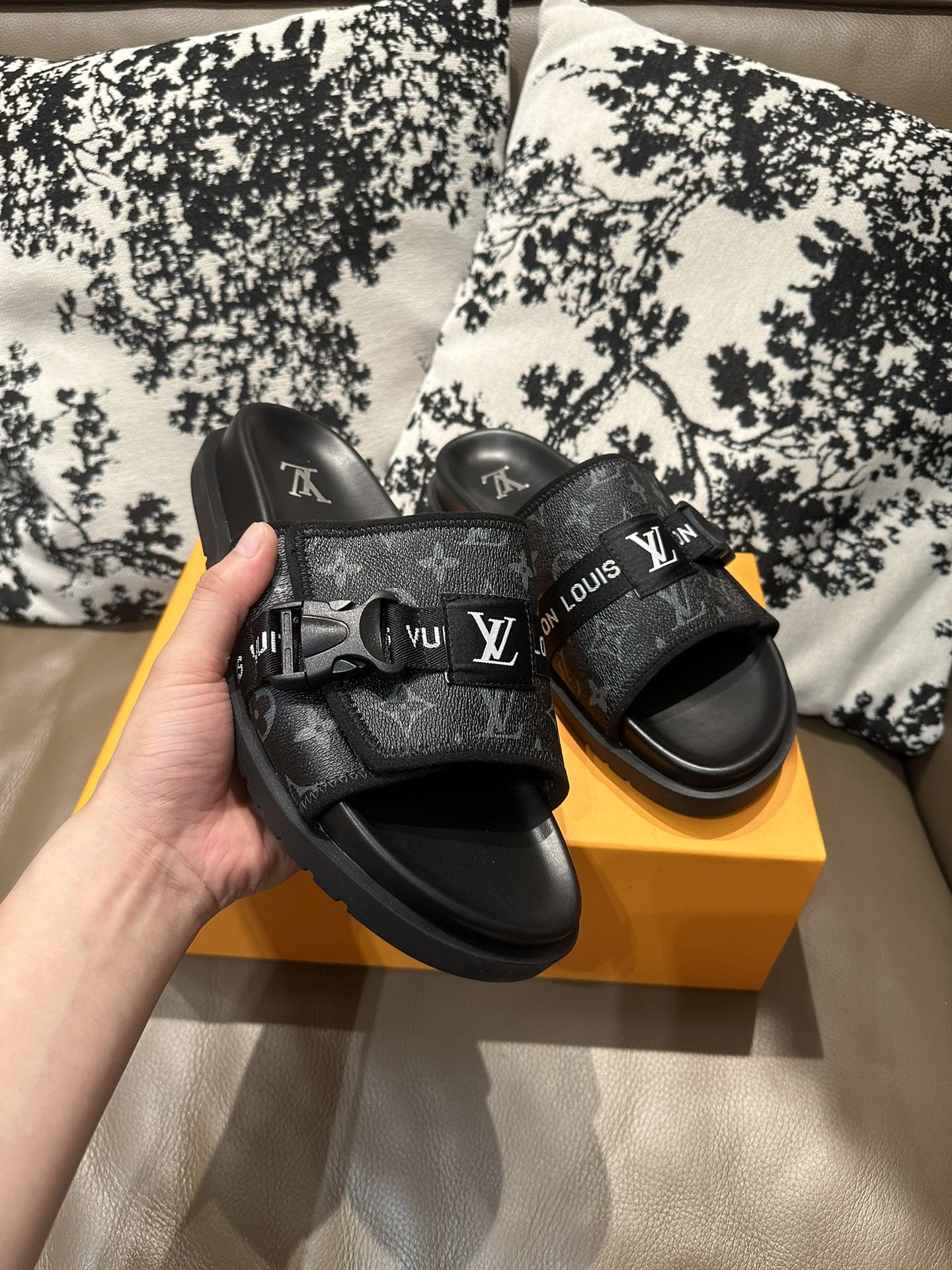 Z2Z85E27  Popular leather Shoes