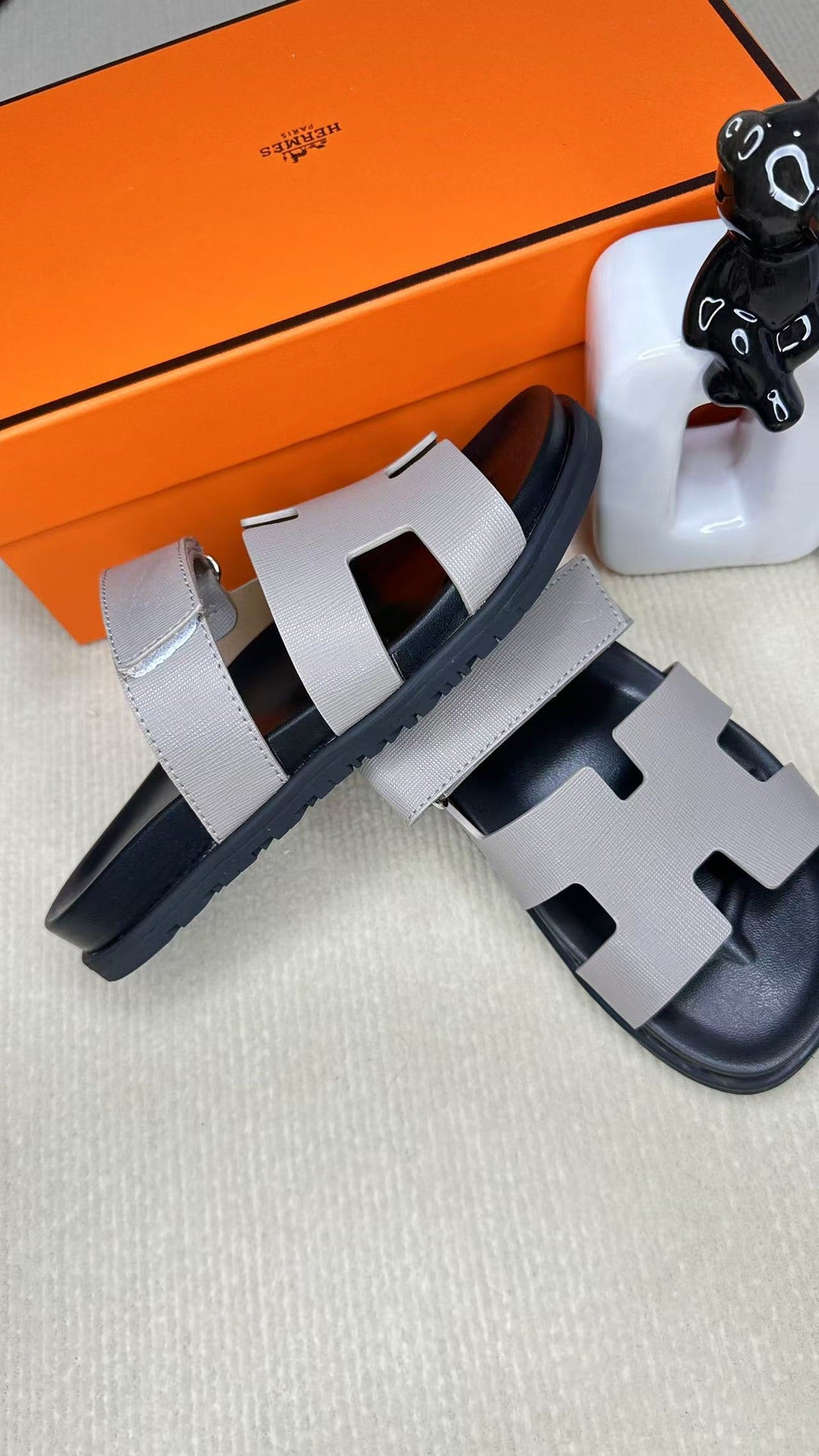 Z2Q55H26 Popular leather shoes