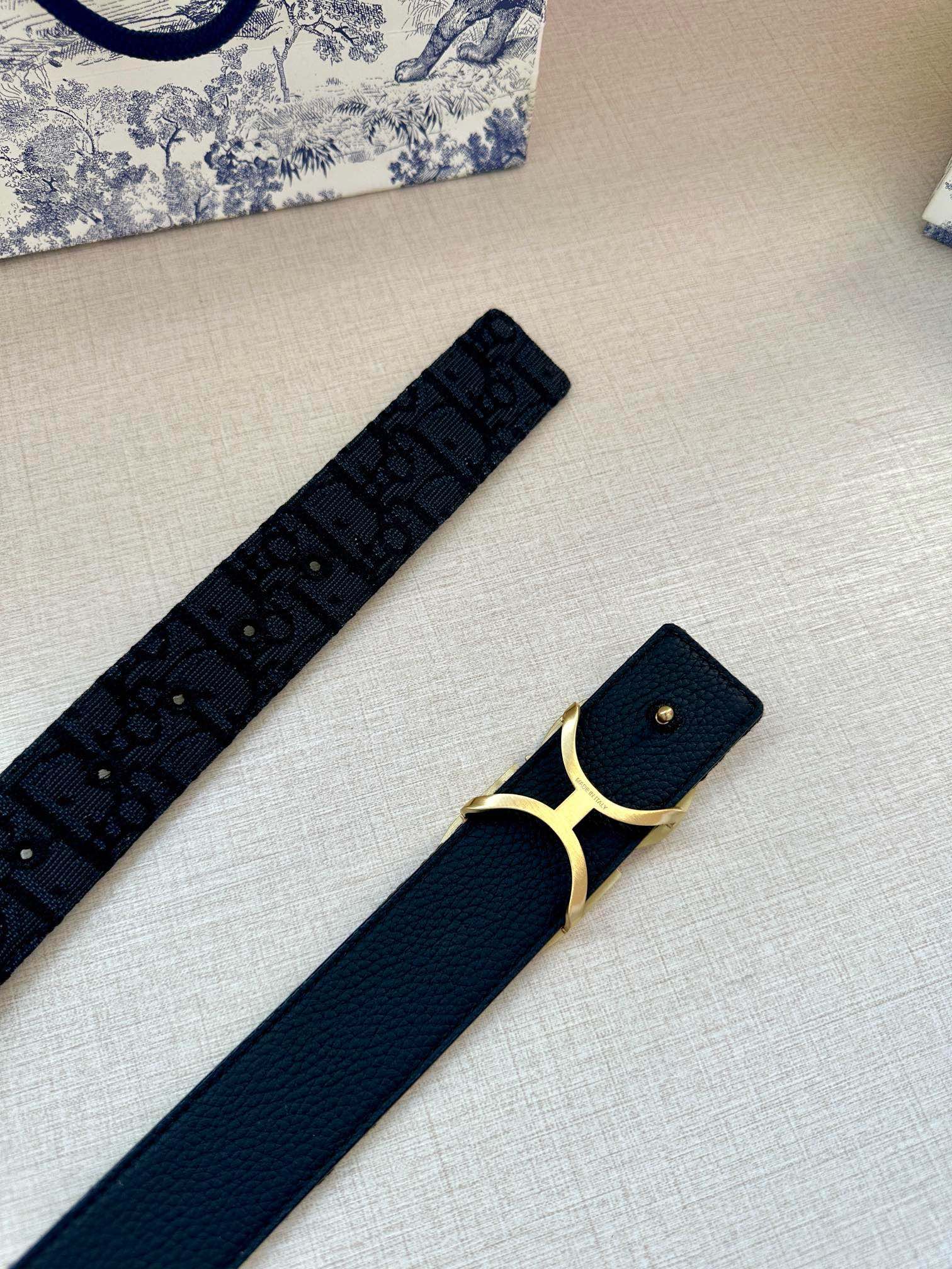P1R55D206 Popular   High quality belt With full package