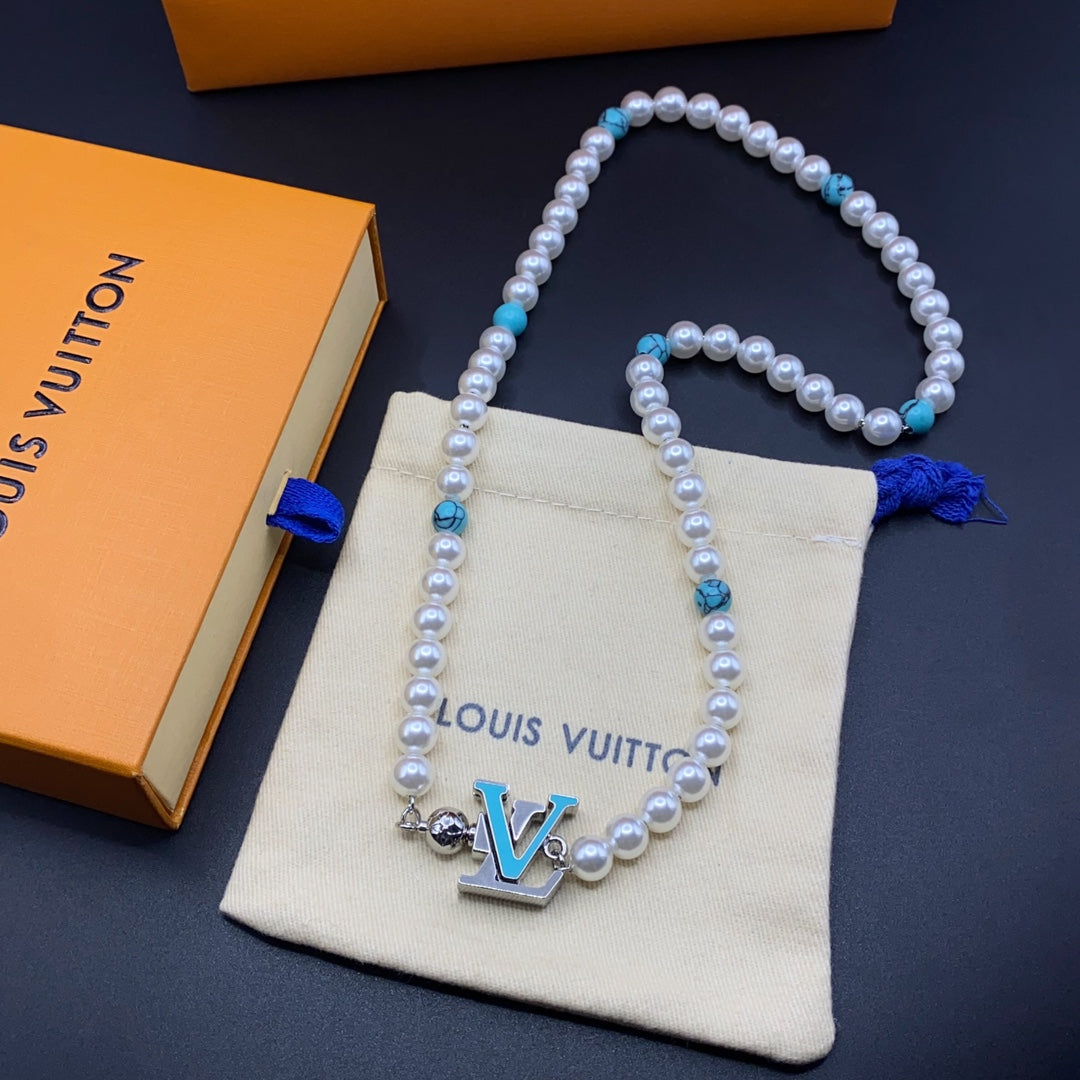 X1Q85E341X Popular Necklaces. Bracelets