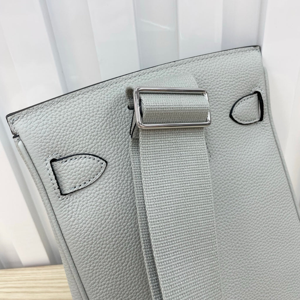 B1P36H45 Popular leather bag