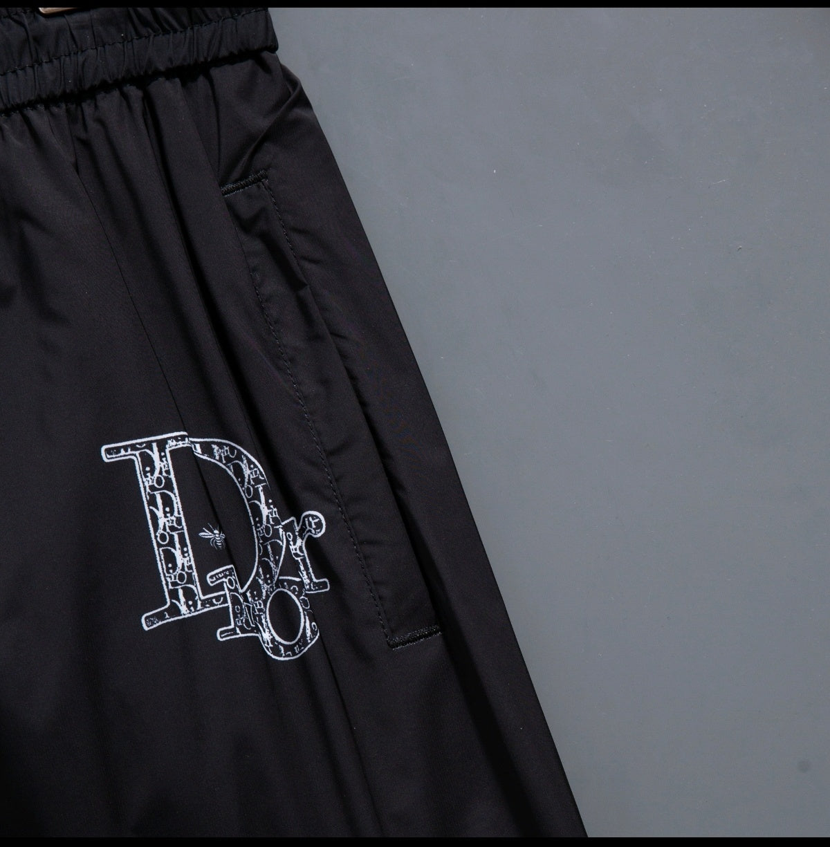 U1N36D22 Popular shorts