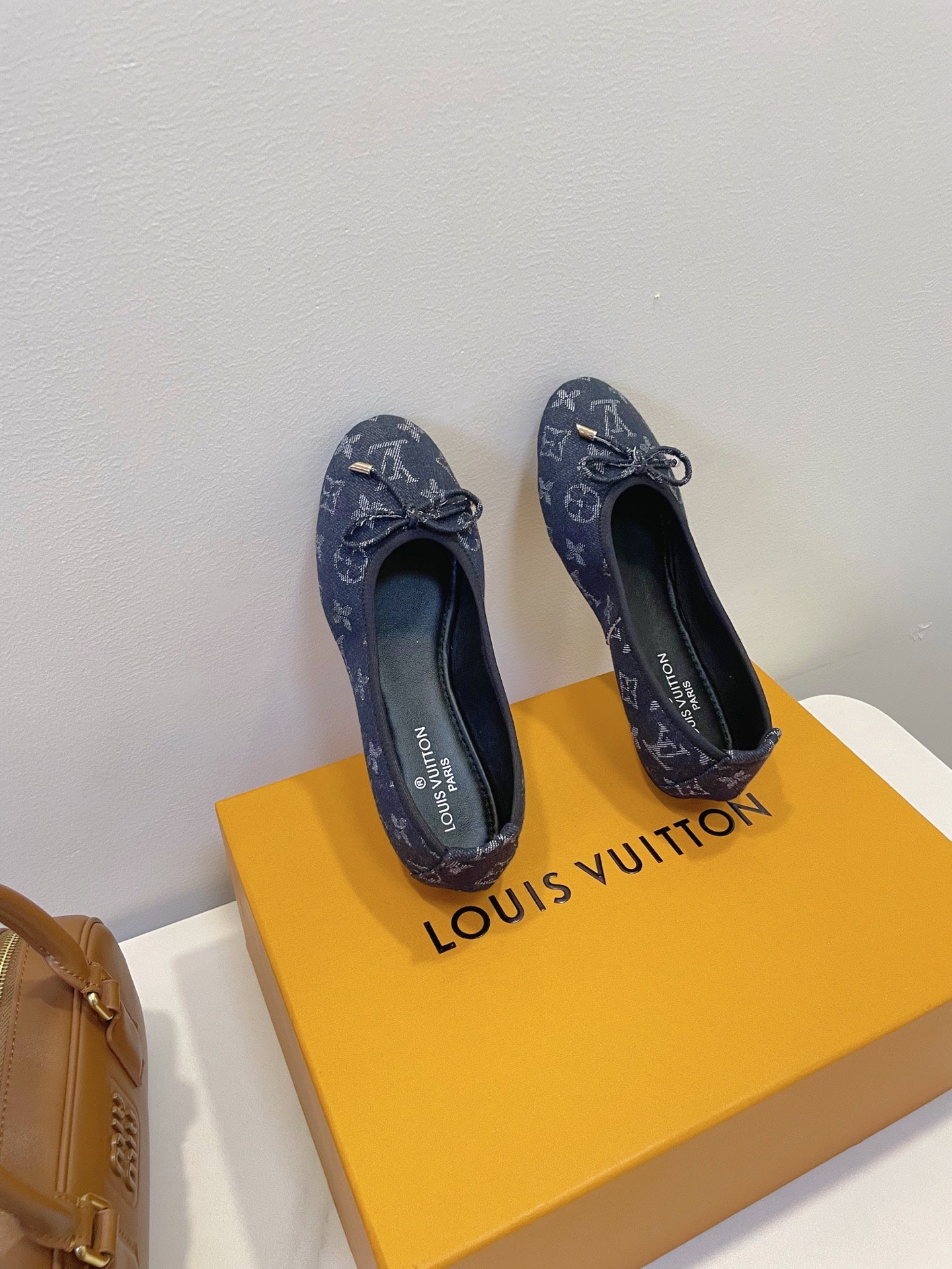 Z2Q95E105 Popular high-quality  shoes