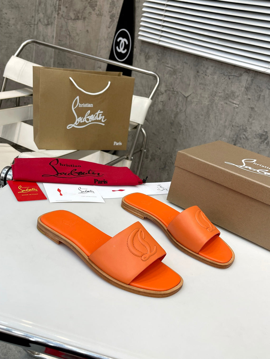 Z2XA29 Popular leather Slippers