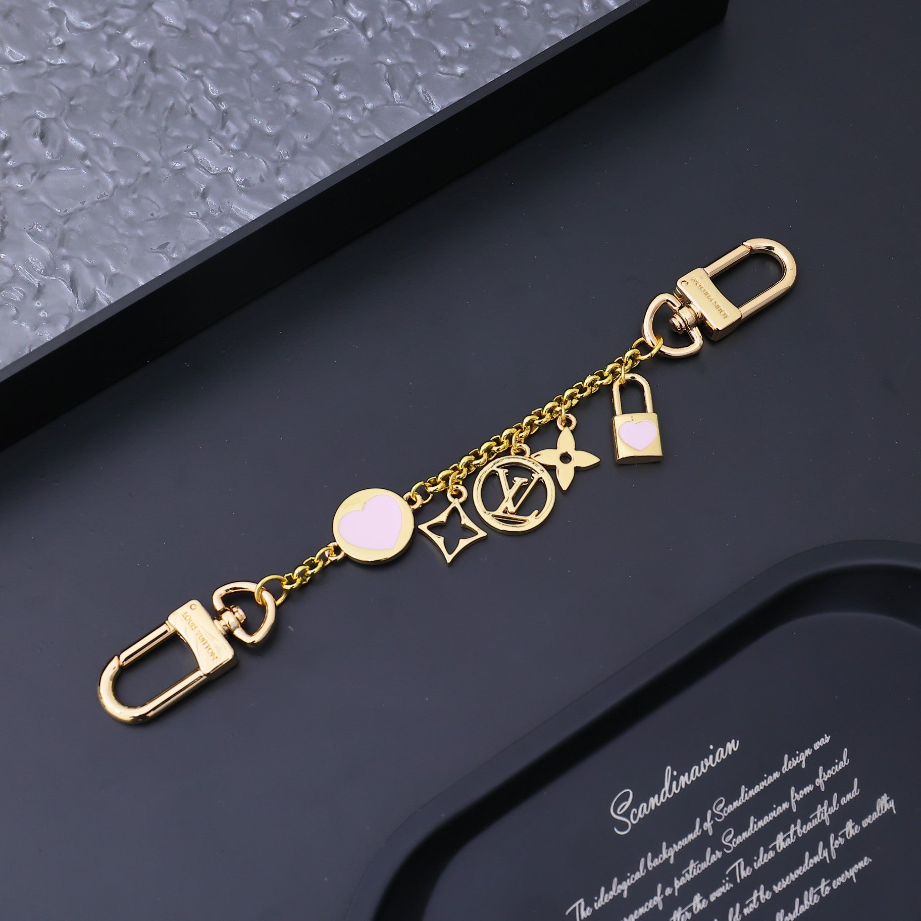 A1Z84E17  Popular Keychains