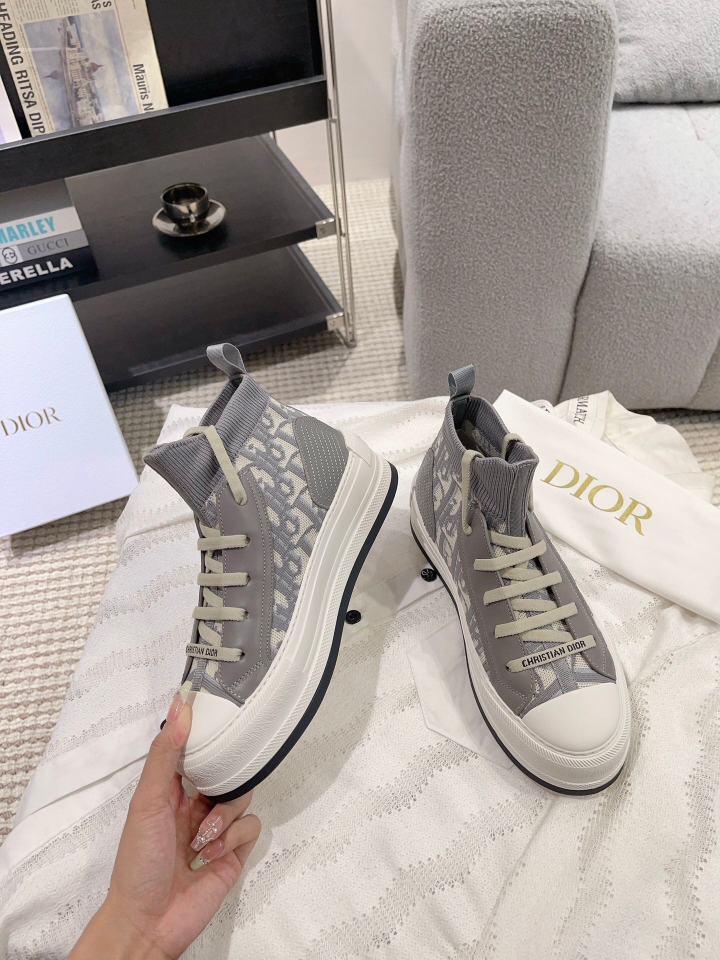 Z2Q105D427 Popular high-quality Shoes
