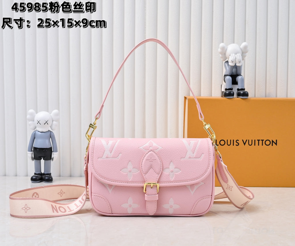 B1P36E42 Popular leather bag