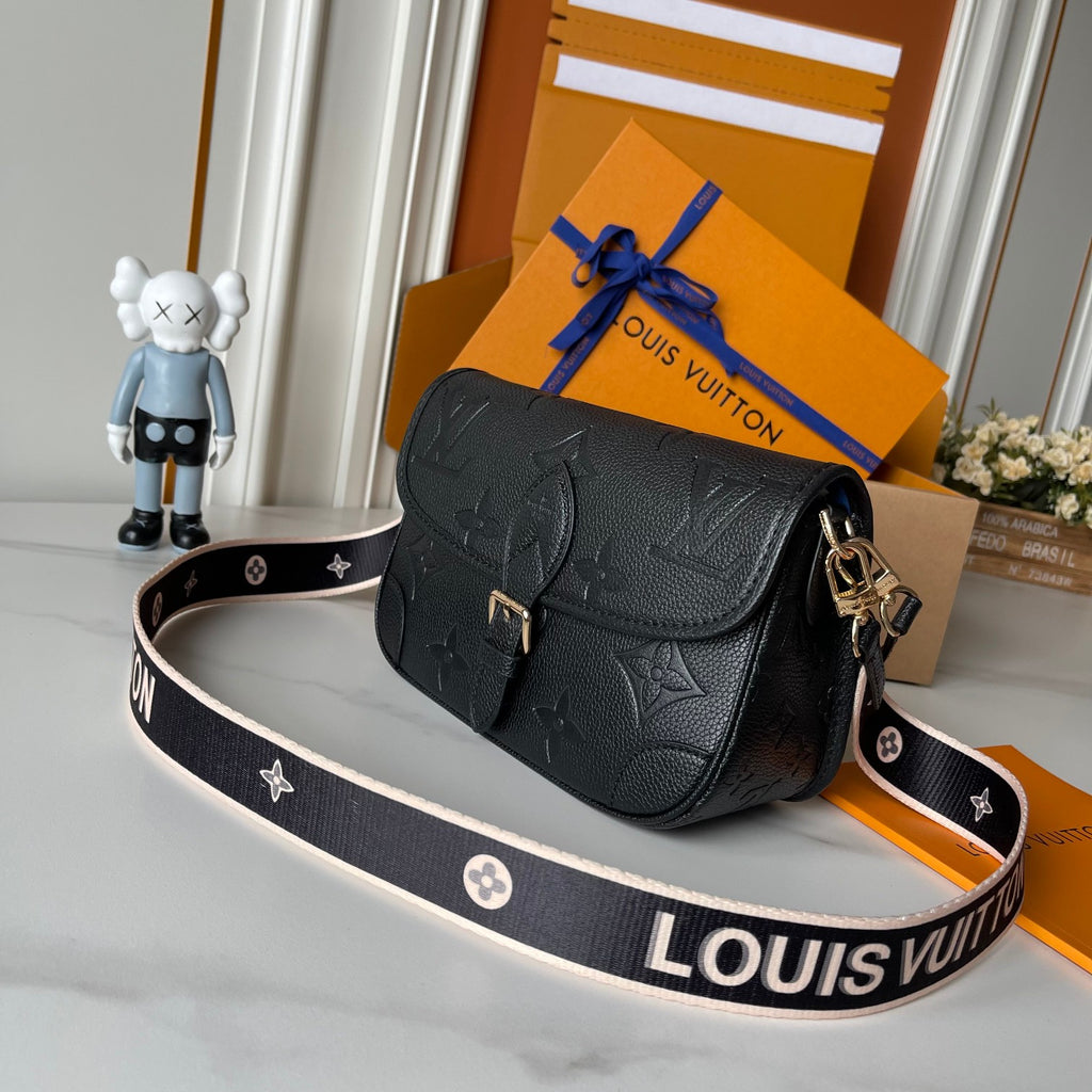 B1P36E38 Popular leather bag