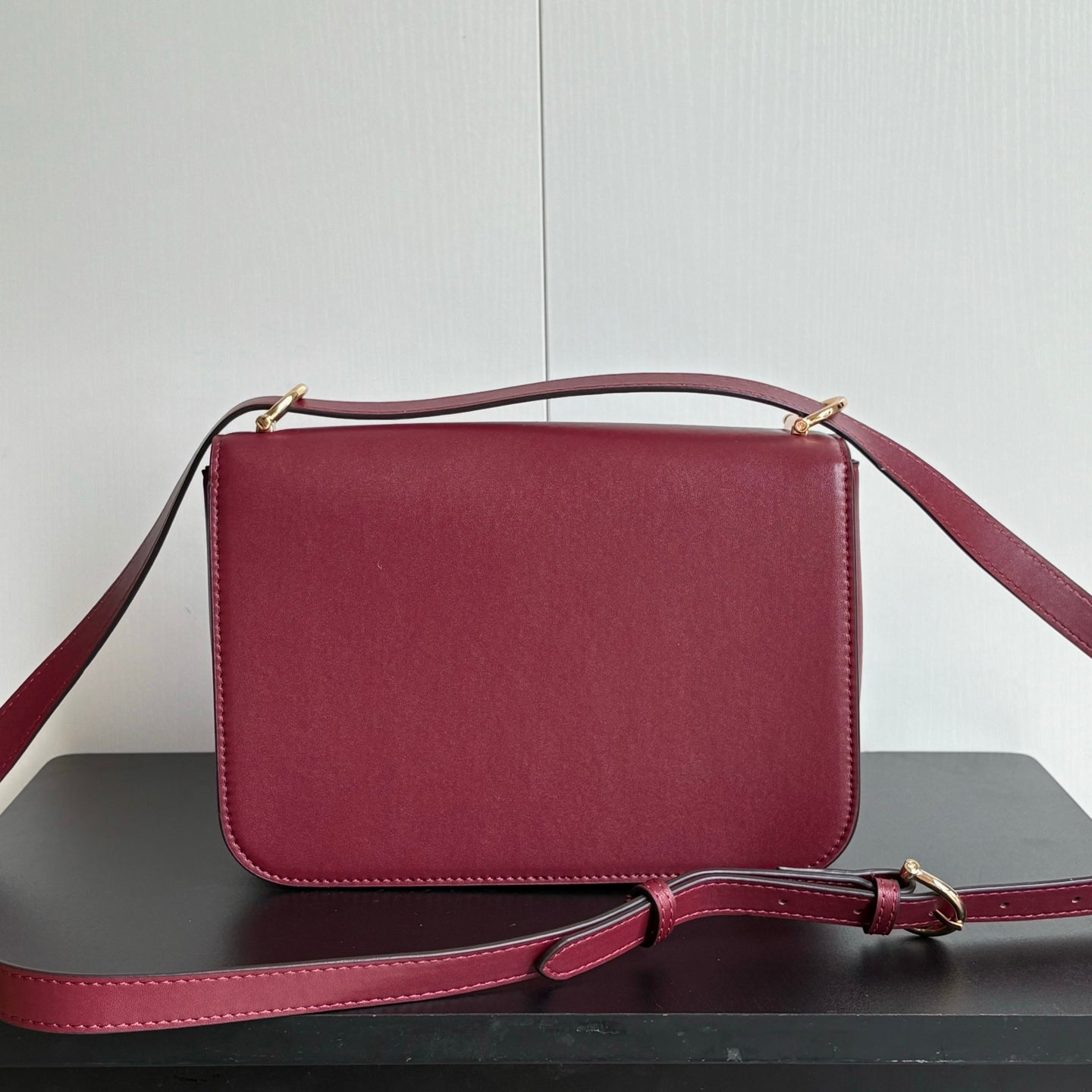 B1P36B110 Popular leather bag