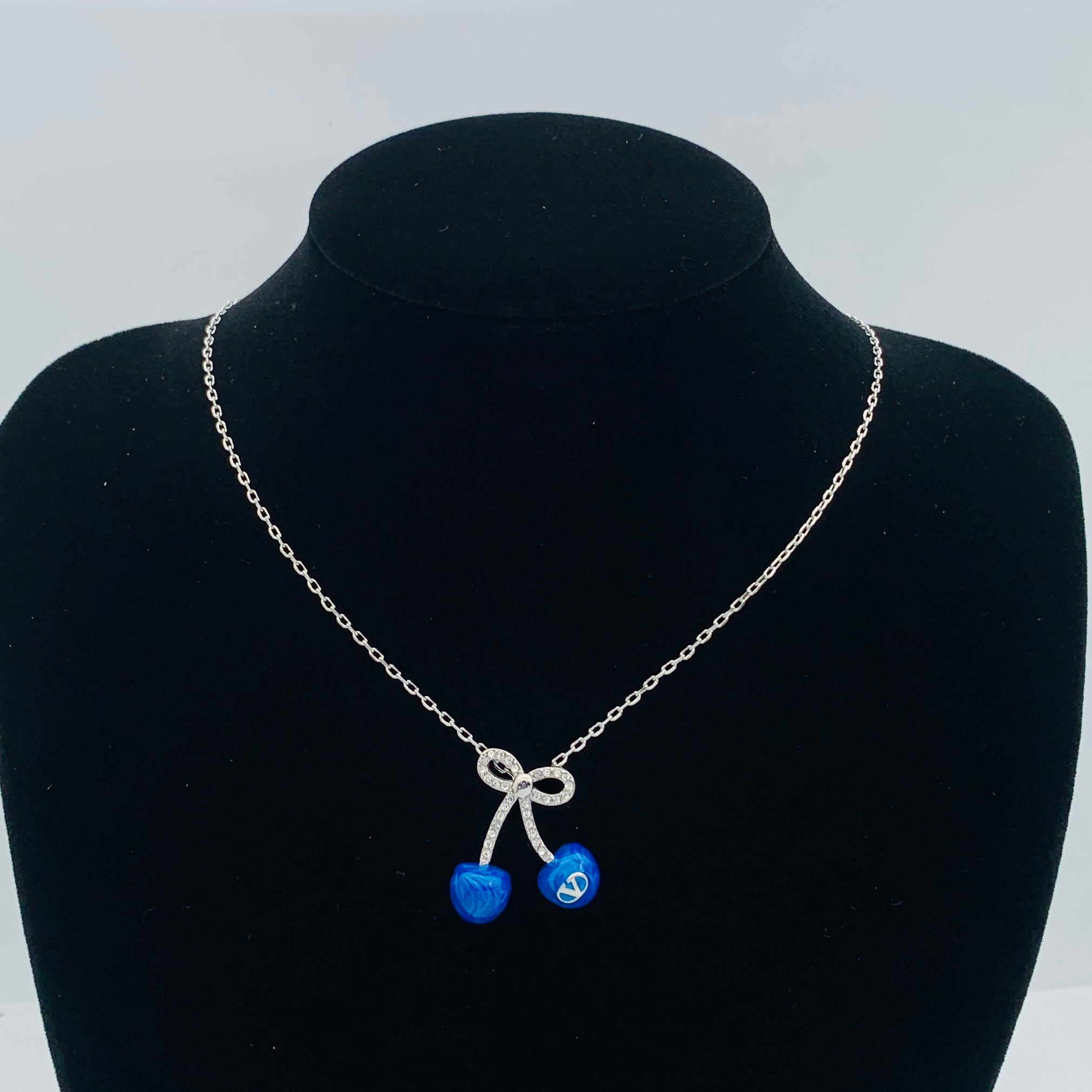 X1Q85VL206X Popular Necklace