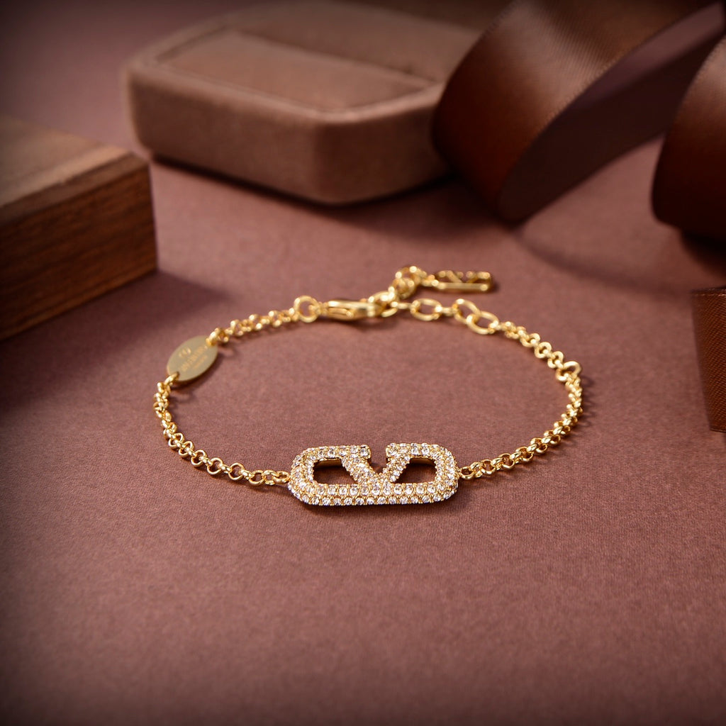 X1Y83VL243K  Popular Bracelets