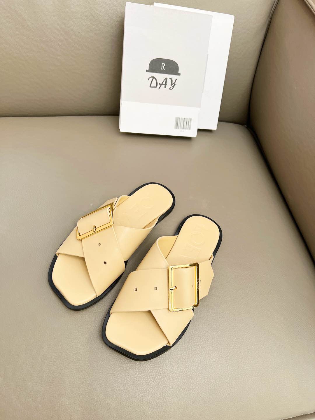 Z2R66A19 Popular high-quality leather shoes