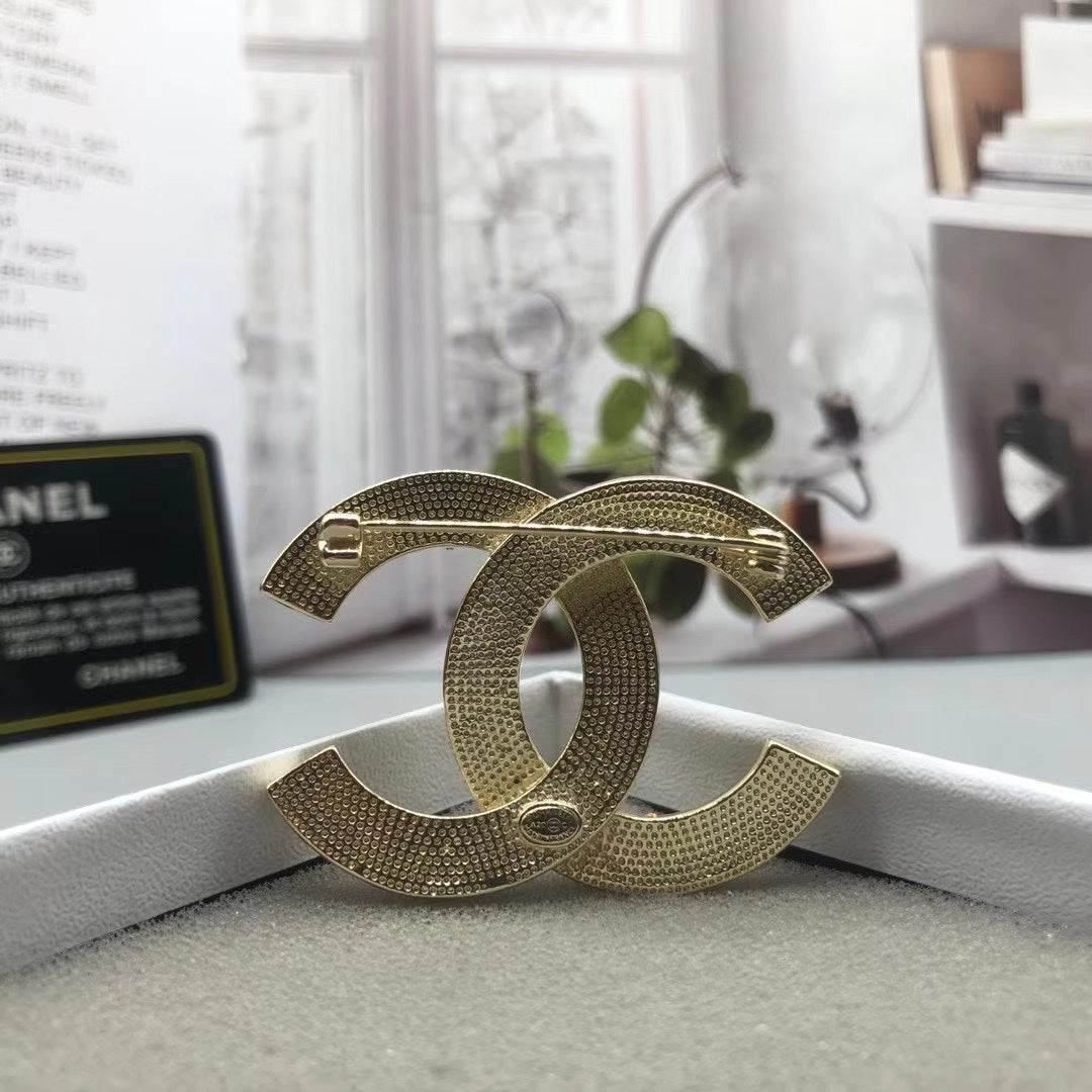 X14C868  Popular Brooch
