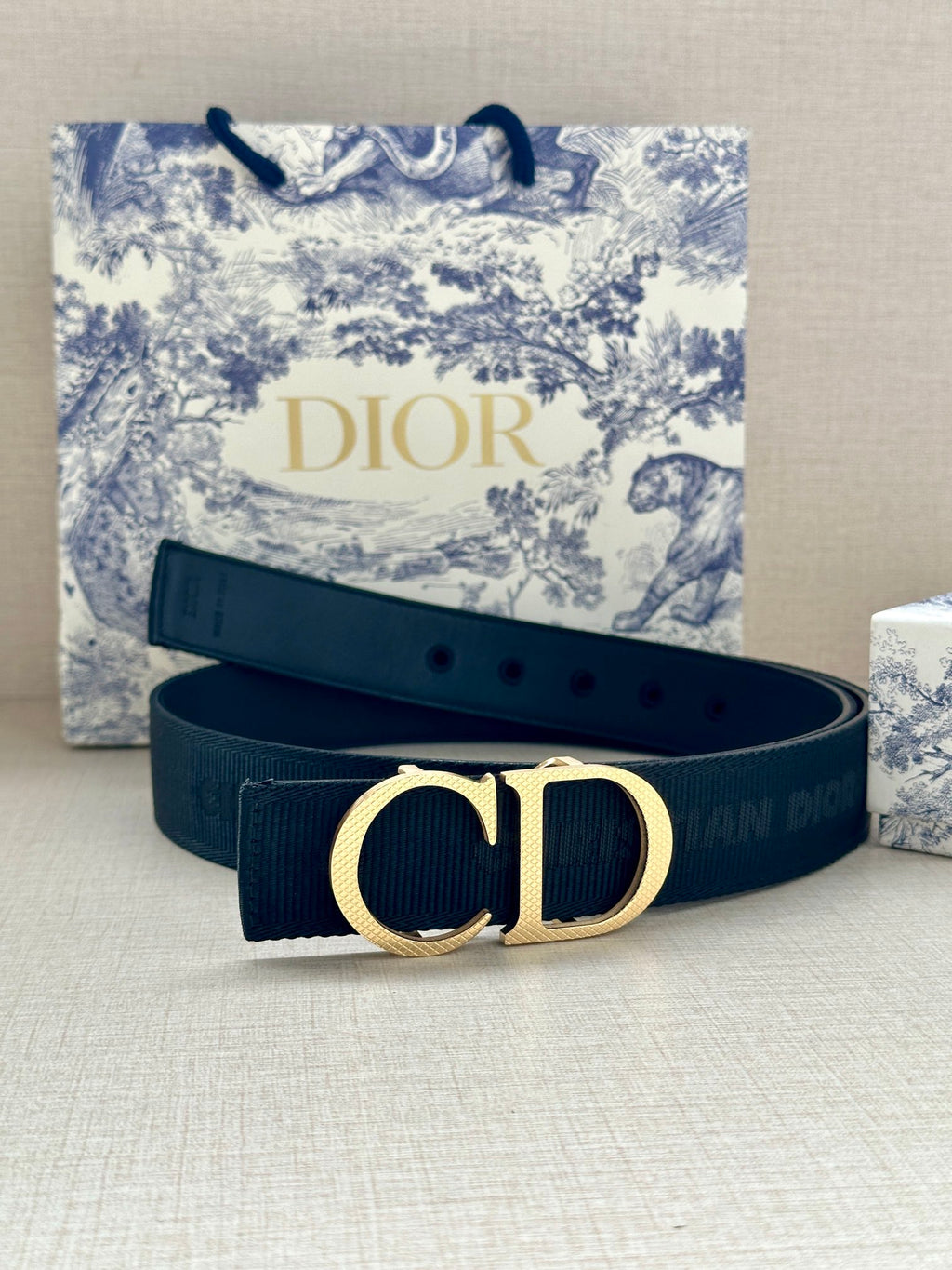 P1R55D197 Popular   High quality belt With full package