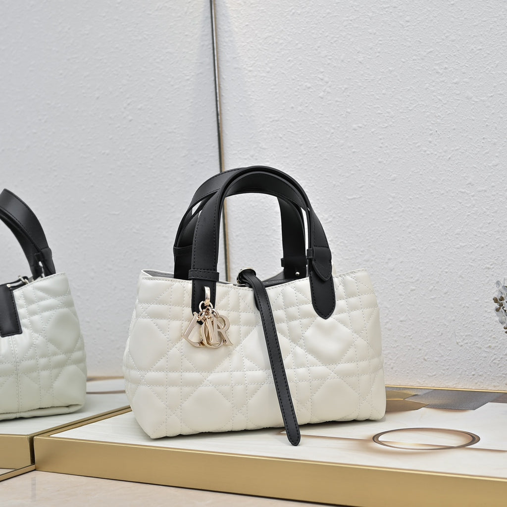 B1R76D40 Popular leather bag