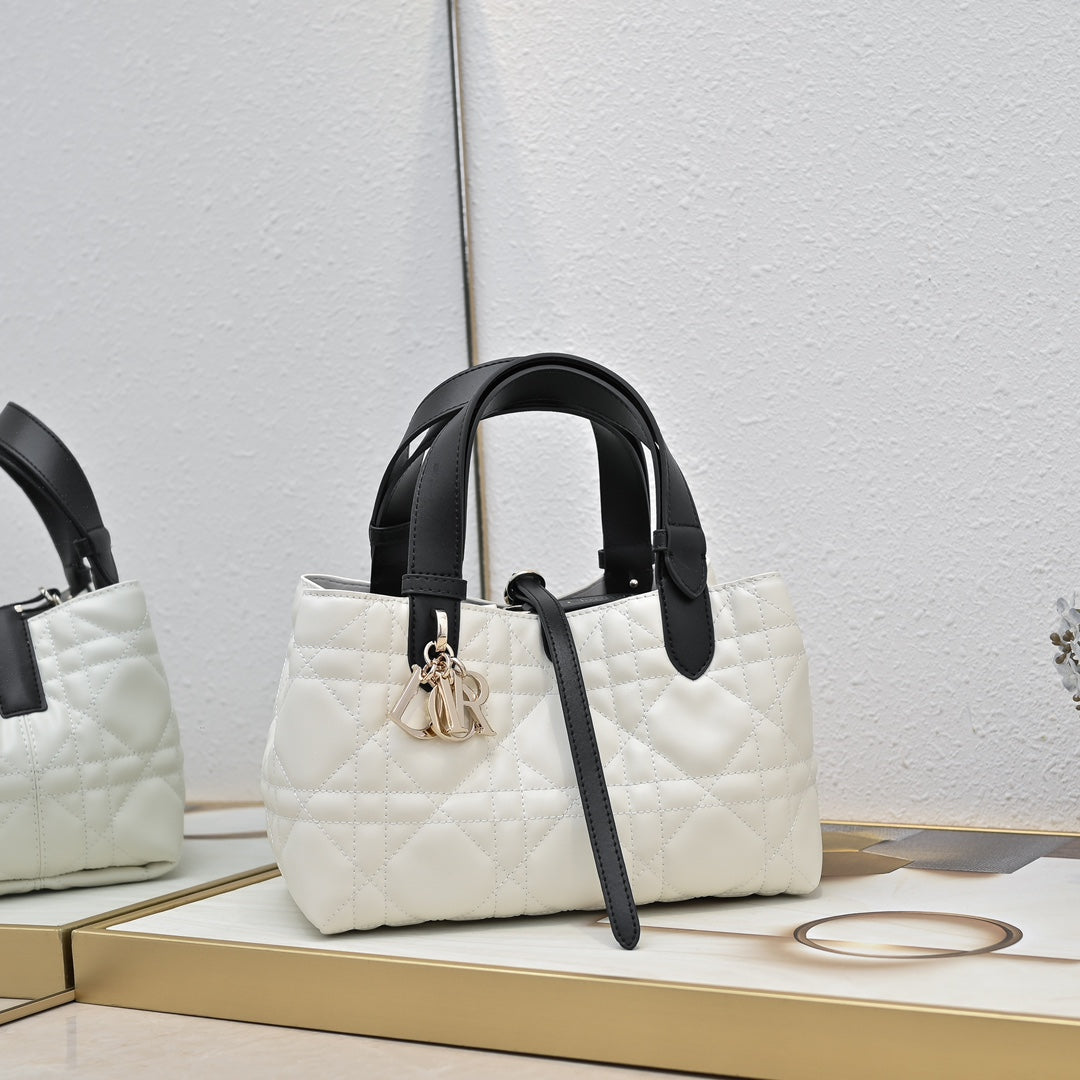 B1R76D40 Popular leather bag