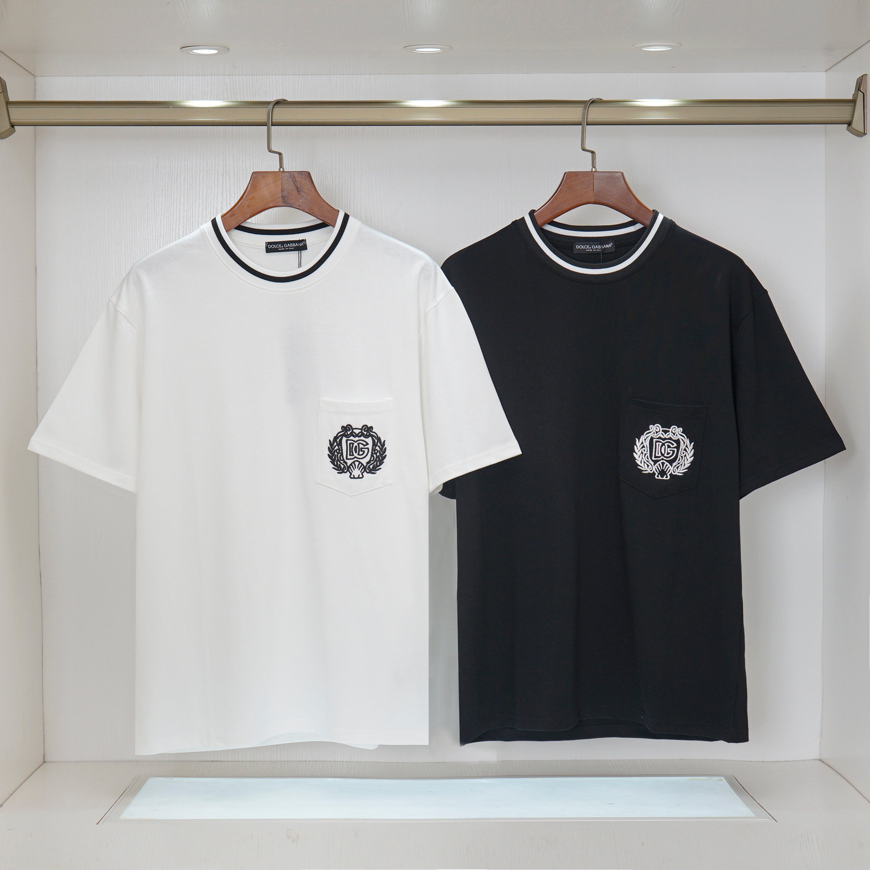 U1R76A22 Popular T-shirts