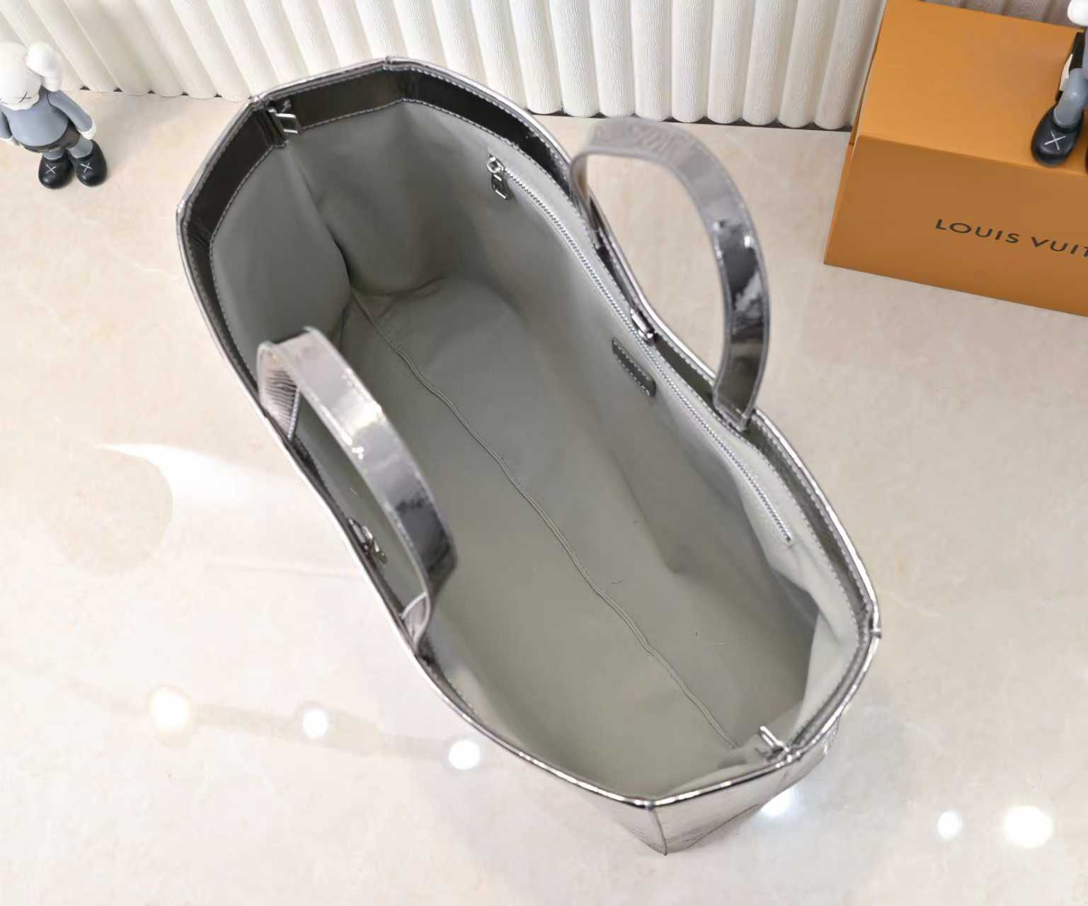 B1P46E82 Popular leather bag