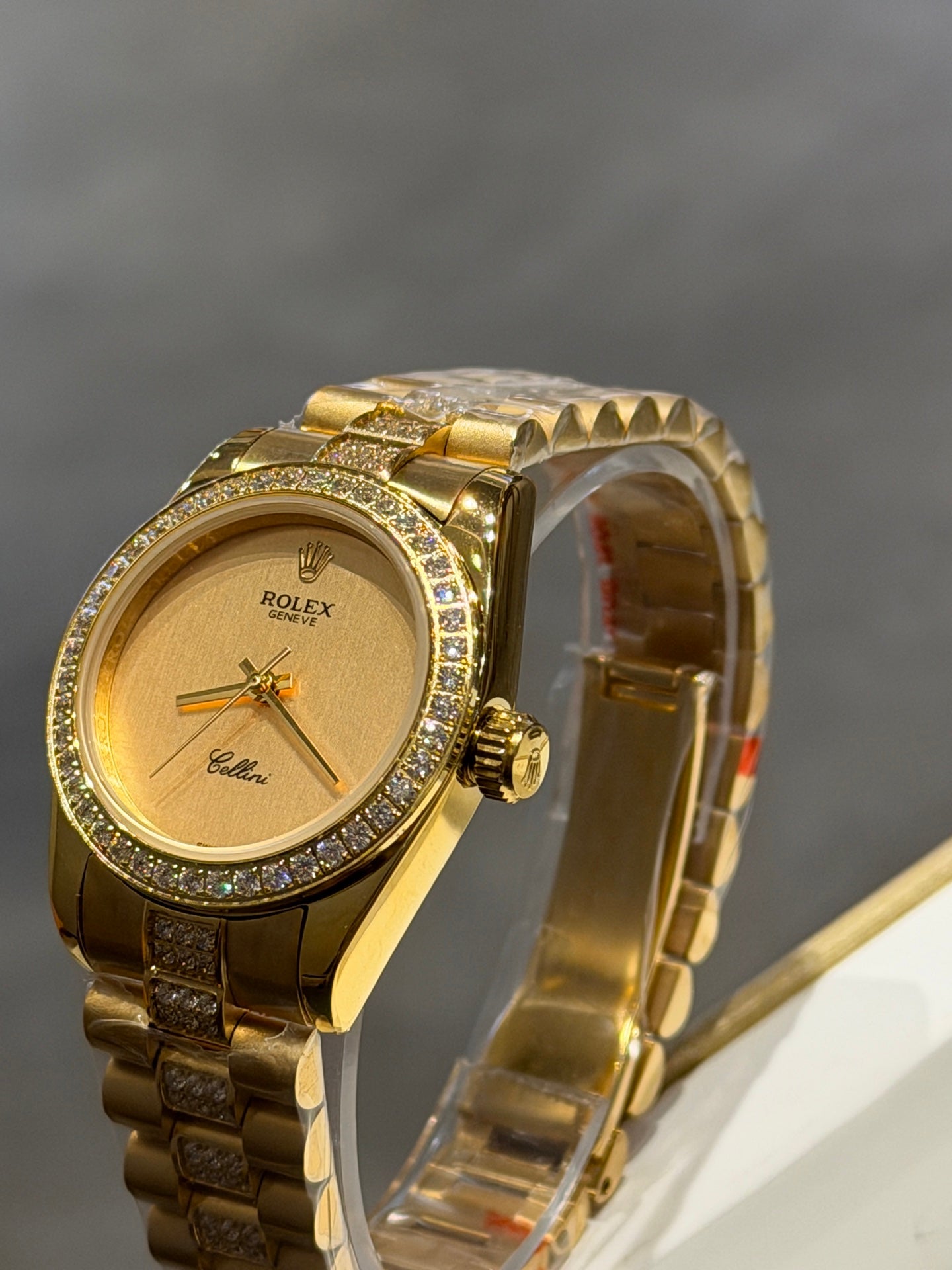 L1R36L25 Popular Watches