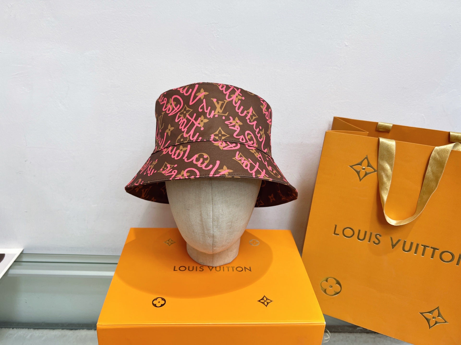 M1R76E23 Popular double-sided hat that can be worn