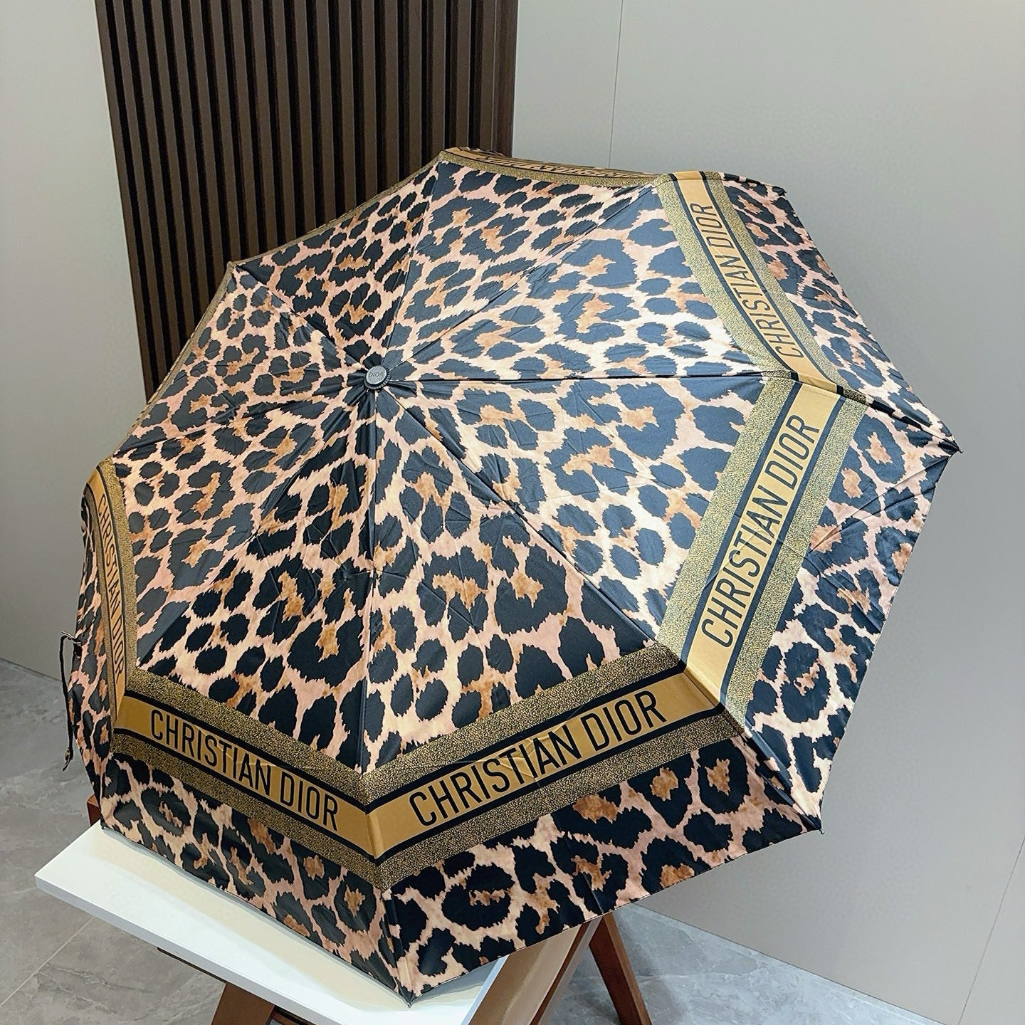 J1R85D29 Popular UV resistant umbrella