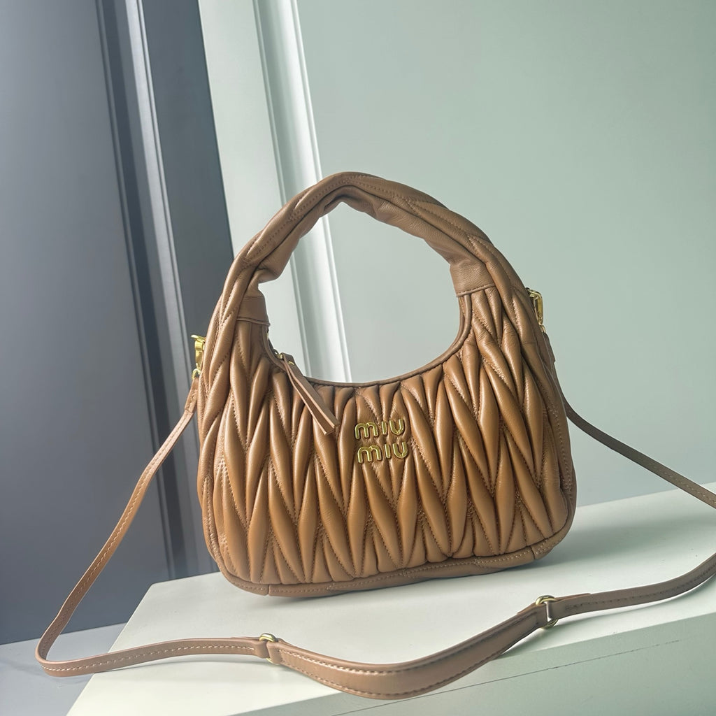 B1P46A121 Popular leather bag（29x24x10cm）
