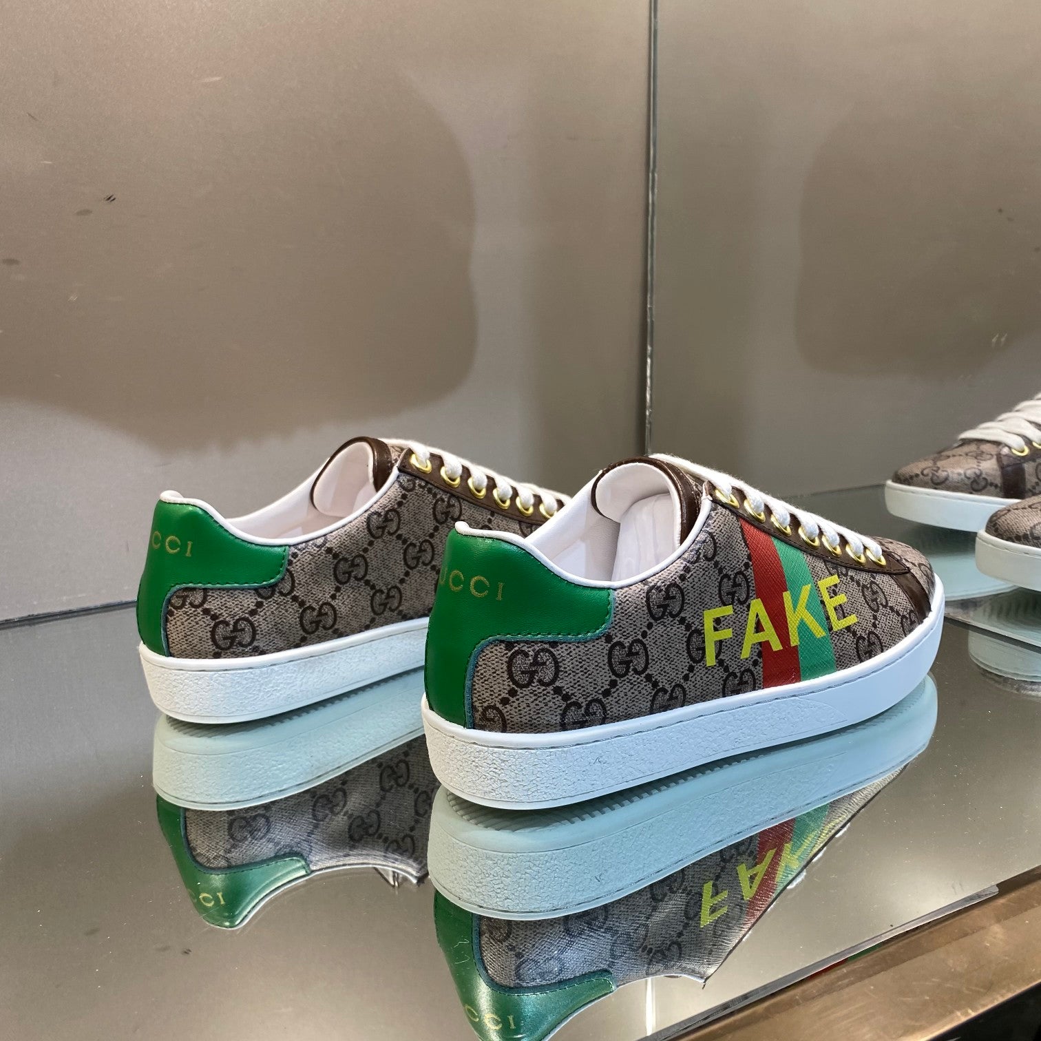 Z2Q105B195 Popular high-quality Shoes